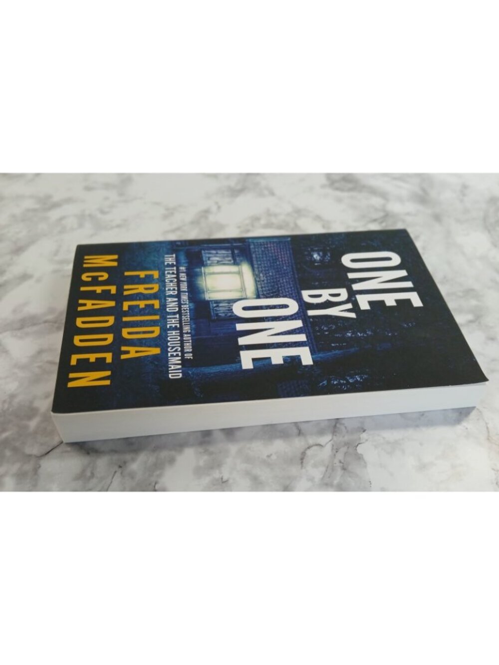 One by One – Freida McFadden | Psychological Thriller Paperback VG Condition - Picture 5 of 5